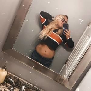 Meet your Posher, Kayla